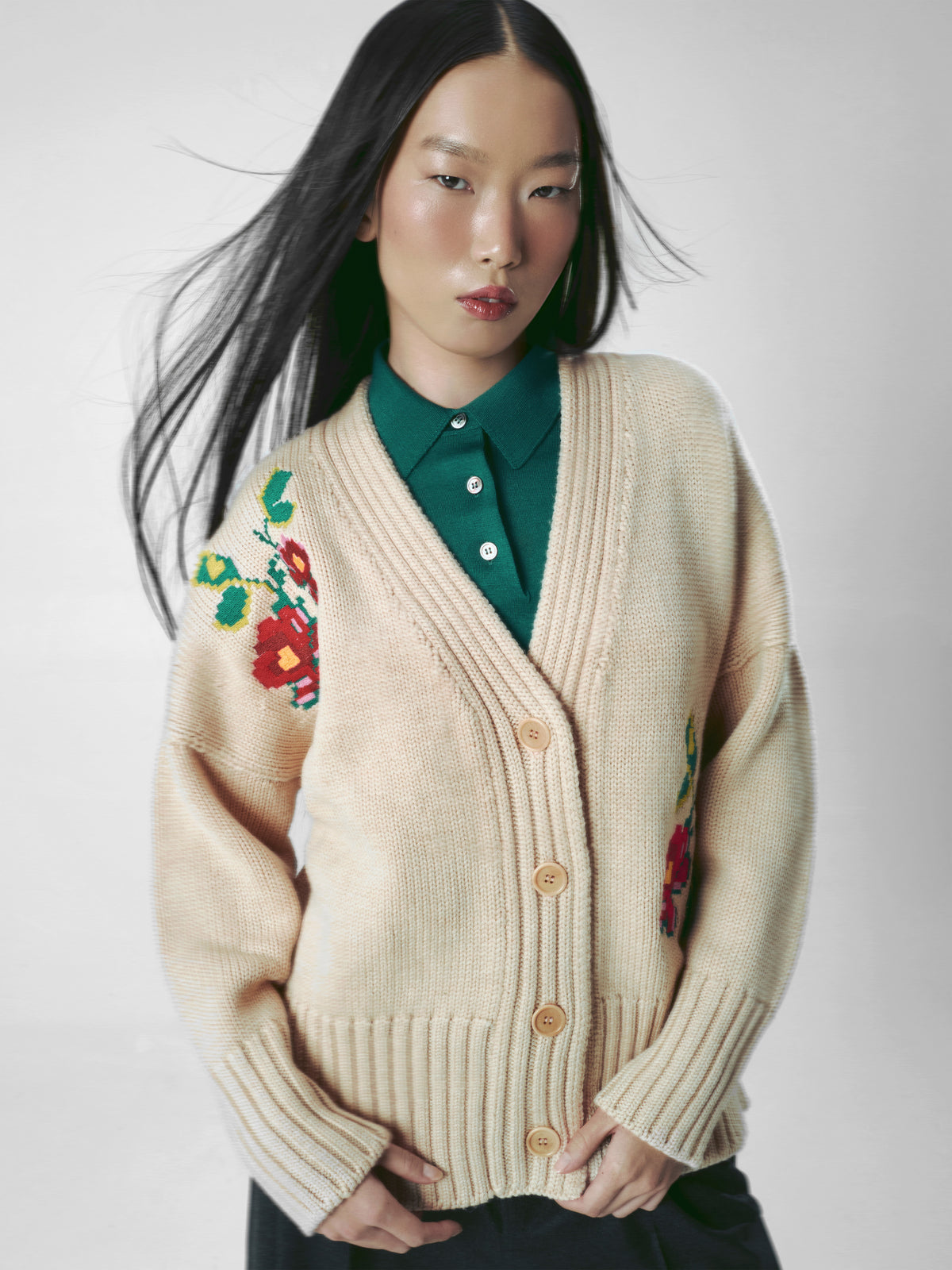 Cardigan oversized cu broderie bej