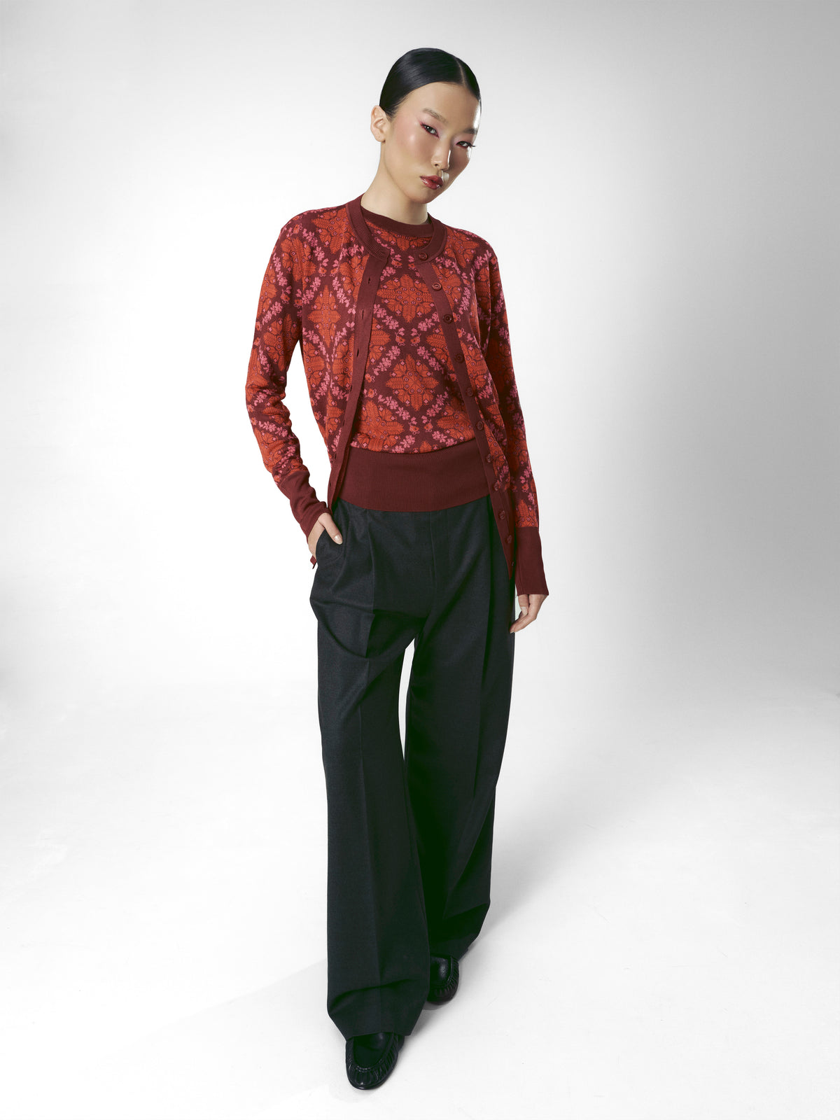Jacquard knit Cardigan in burgundy