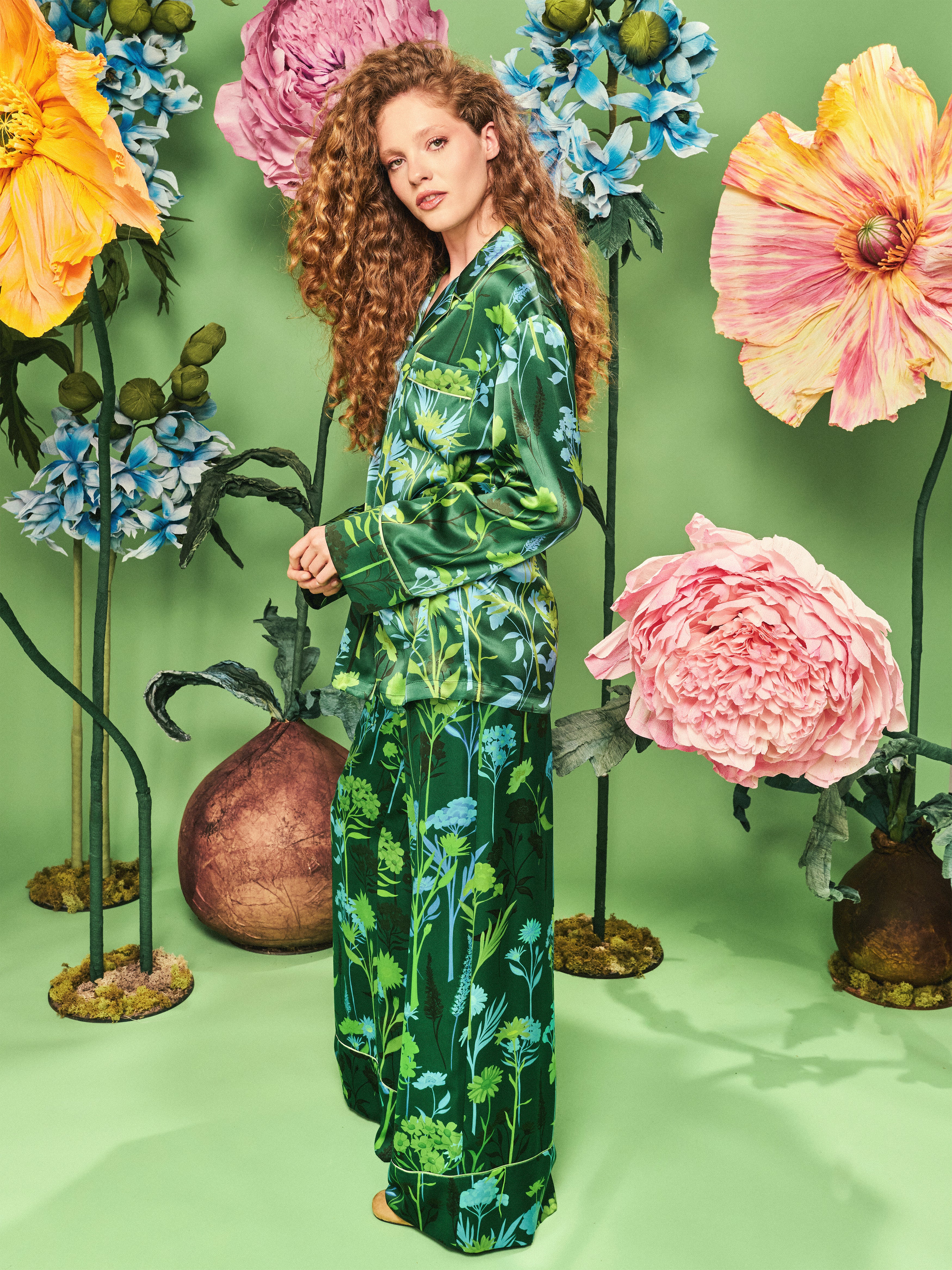Pantaloni mătase floral verde