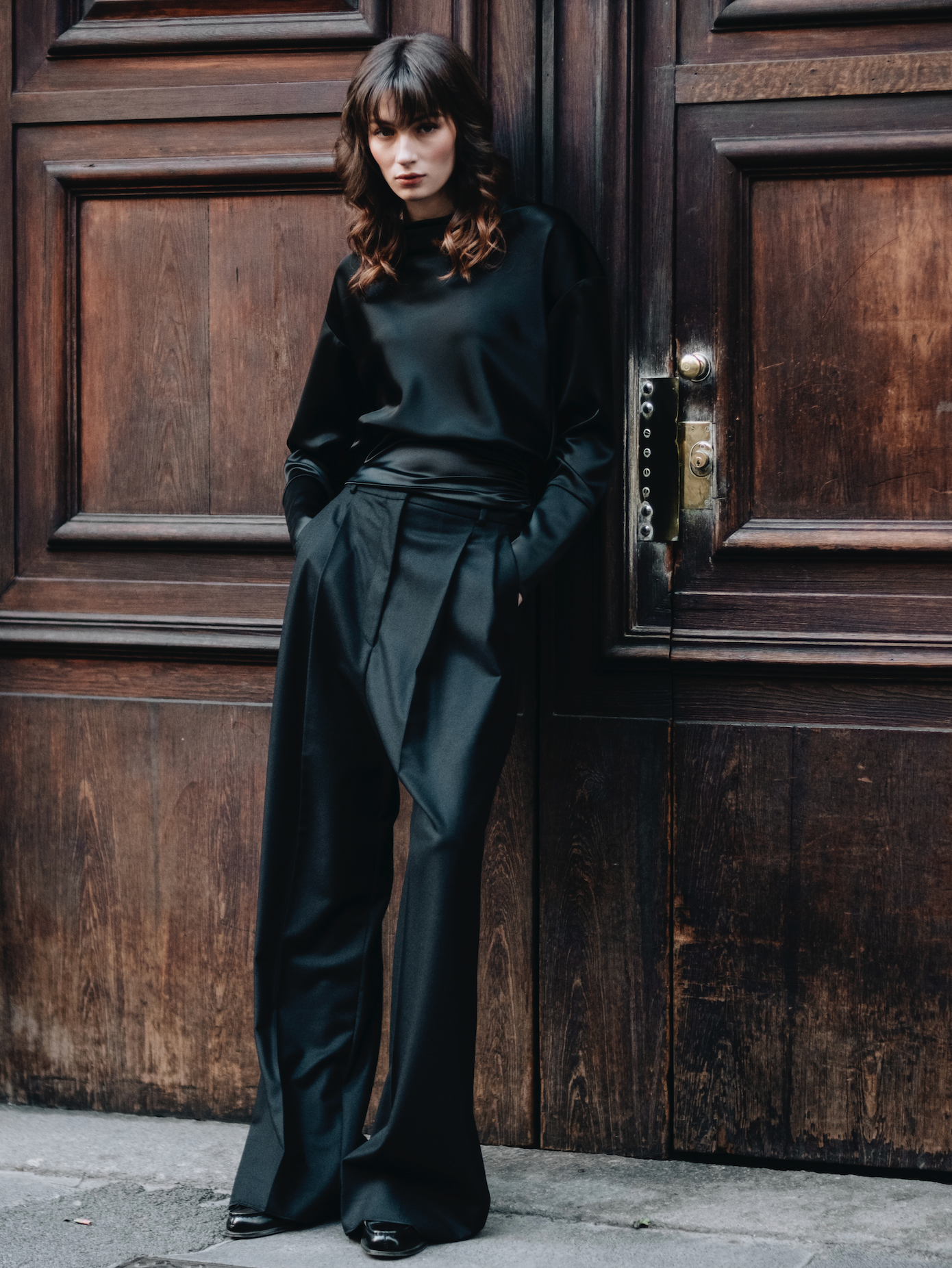 Top negru drapat cu mânecă lungă